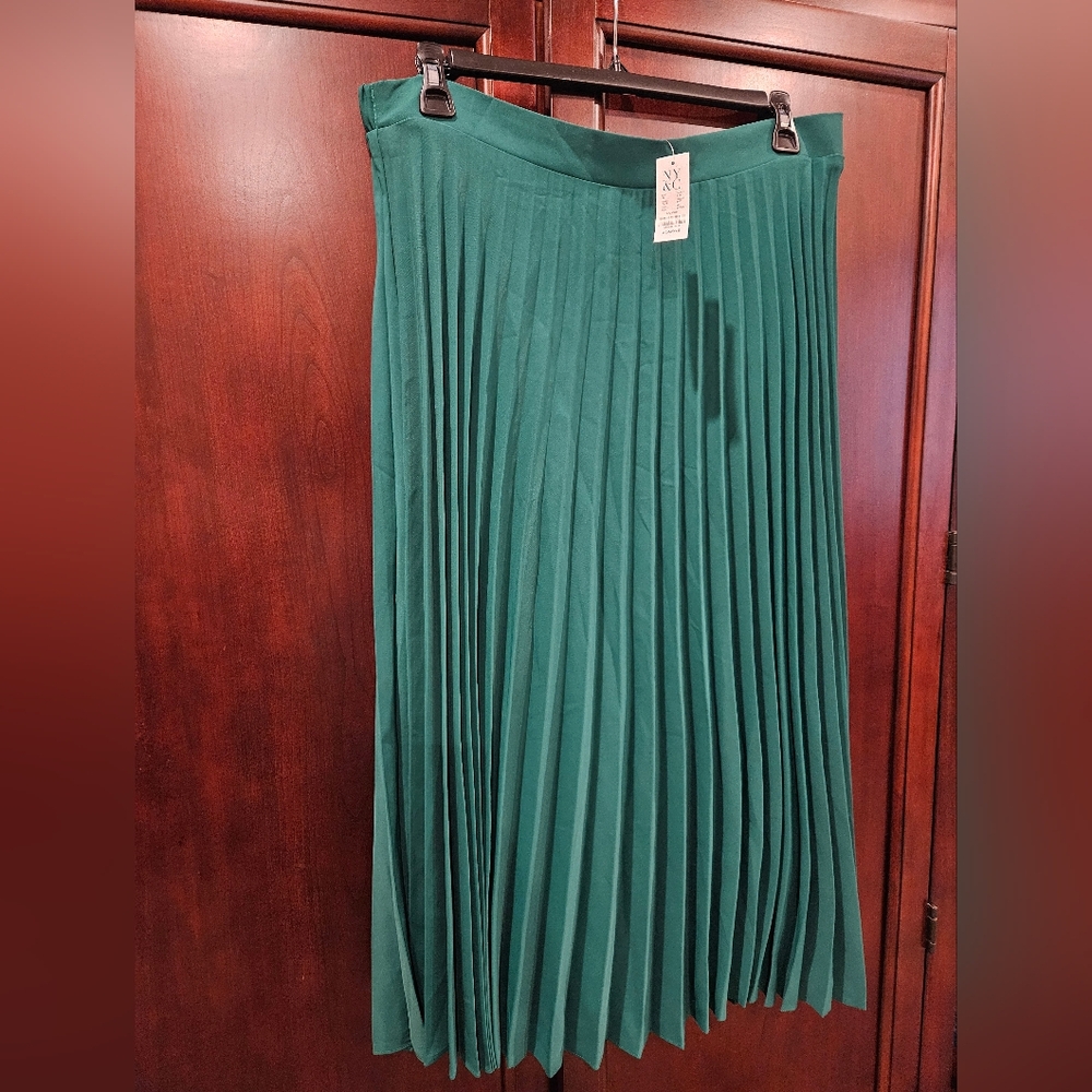 New York & Company Emerald Green A-Line Skirt